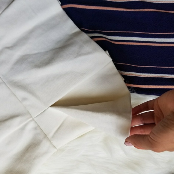 ARMANI EXCHANGE sleeveless off white peplum top - Picture 2 of 4